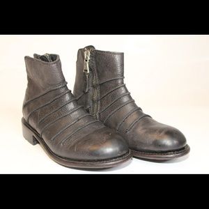 Fluevog mid rise black boot 8W